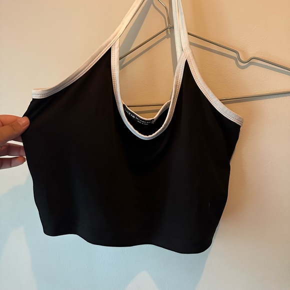 Cropped tank tops - Picture 2 of 4